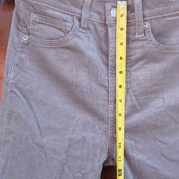 NWOT GAP Gray Corduroy Jeans Straight Leg, Size‎ 28 - Picture 6 of 11